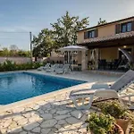 Villa With Mediterranean Garden Divšići