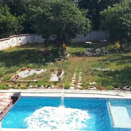 With Mediterranean Garden Villa Divsici